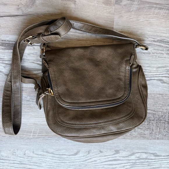 Handbags - Elegant Brown Leather Crossbody Bag